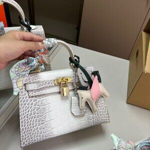 Classic Hermes Bag: A Stylish and Versatile Choice for Elegance